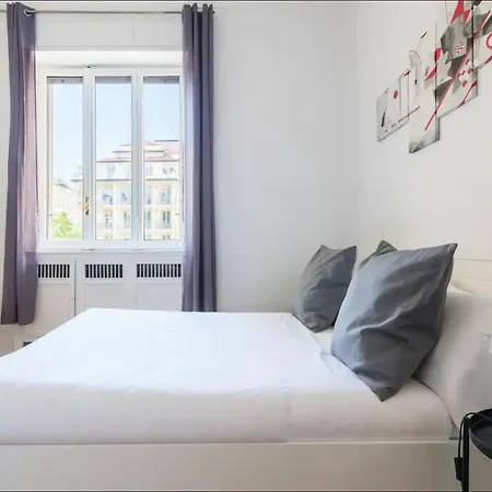 Luxury 4 Bedrooms Close To Duomo Apartment *
