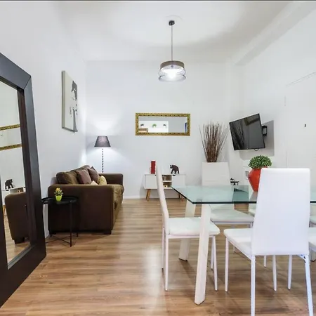 Luxury 4 Bedrooms Close To Duomo Apartment