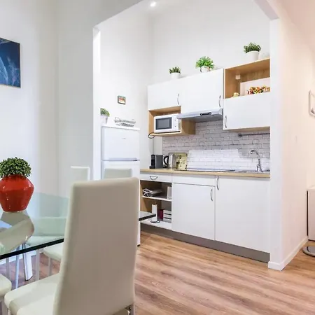 Luxury 4 Bedrooms Close To Duomo *