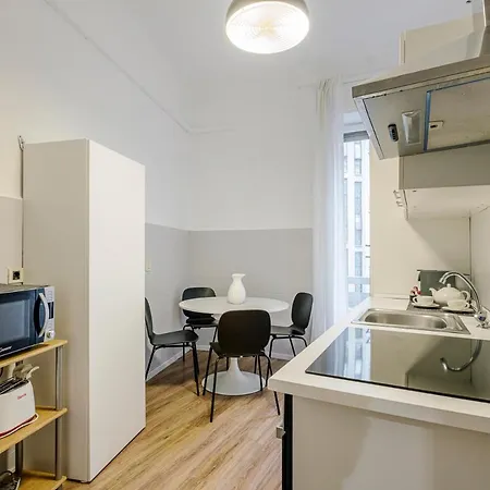 Apartment Luxury 4 Bedrooms Close To Duomo Milan