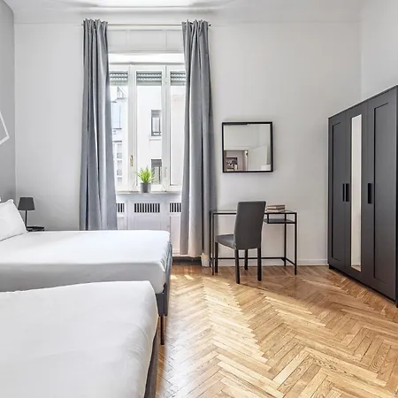 Luxury 4 Bedrooms Close To Duomo Μιλάνο