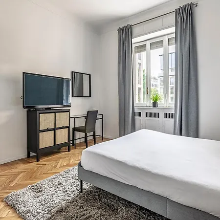 Luxury 4 Bedrooms Close To Duomo * Μιλάνο