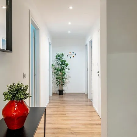 Lägenhet Luxury 4 Bedrooms Close To Duomo