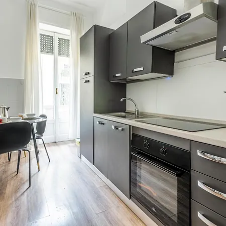 Luxury 4 Bedrooms Close To Duomo * Milano