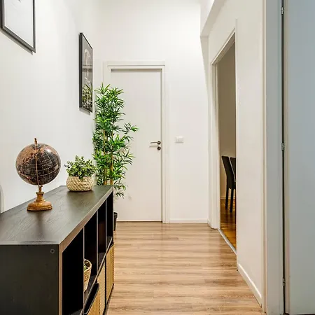 Lägenhet Luxury 4 Bedrooms Close To Duomo Milano
