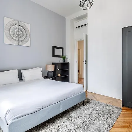 Lägenhet Luxury 4 Bedrooms Close To Duomo Milano